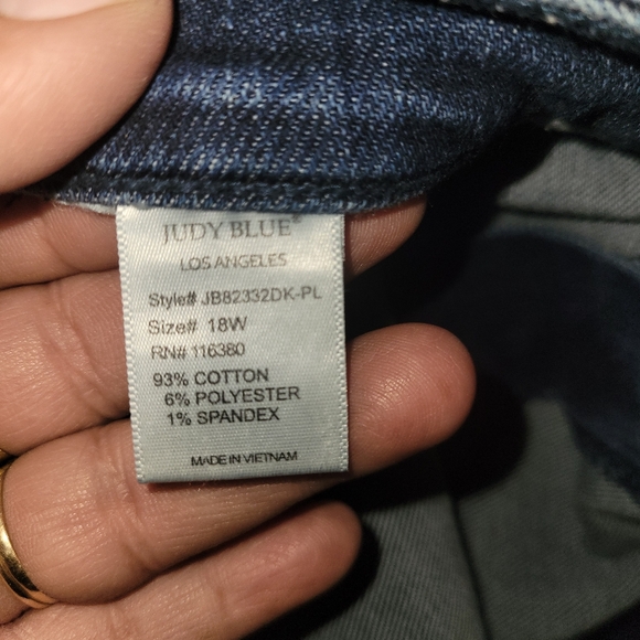 Judy Blue Jeans - Picture 10 of 10